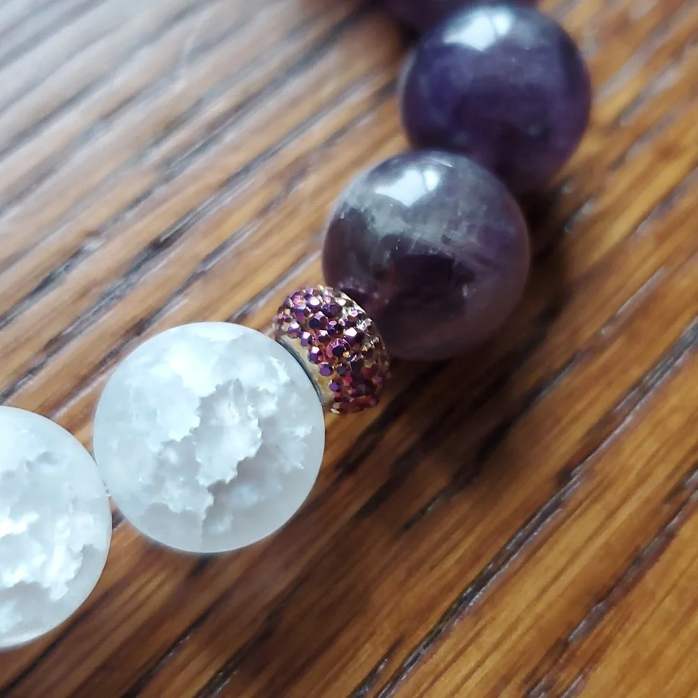 Handmade gemstone bracelet with Amethyst and Quartz - Picture 3 of 3
